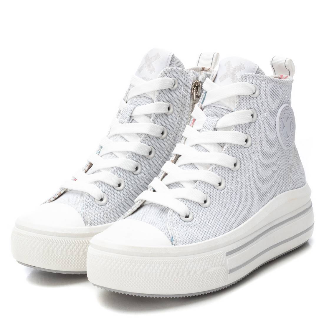 Zapatilla abotinada metalizada XTI Kids 151225 para niña plata - imagen 4