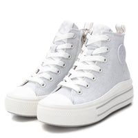 Zapatilla abotinada metalizada XTI Kids 151225 para niña plata - imagen 4