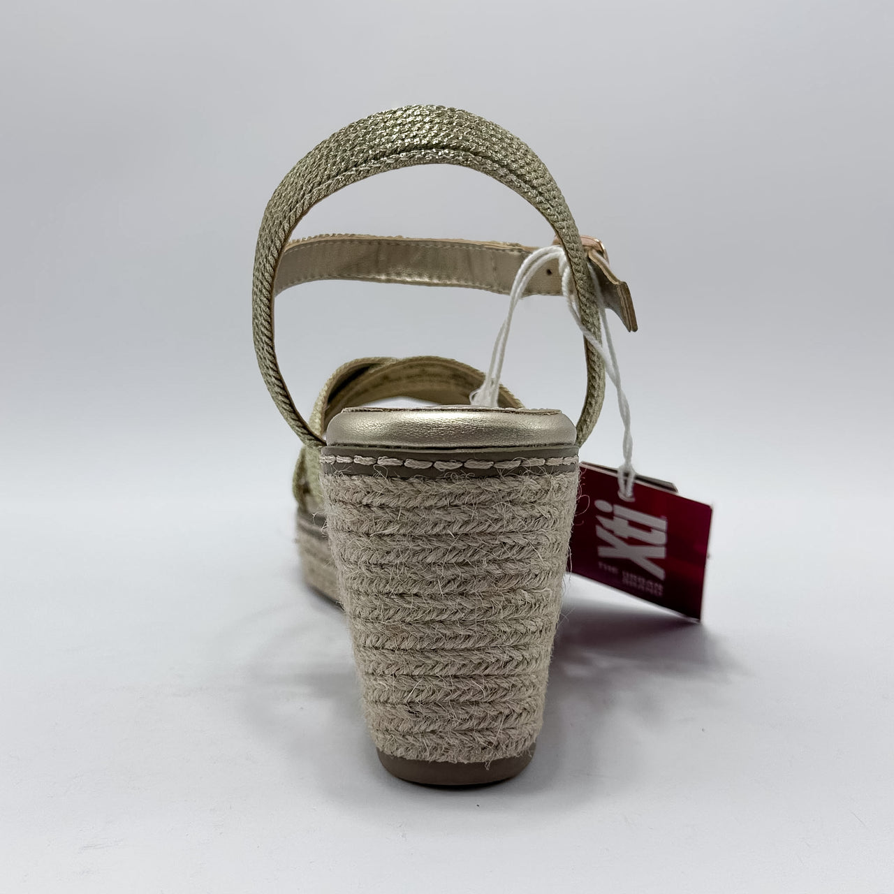 XTI 142906 Oro Sandalia Mujer